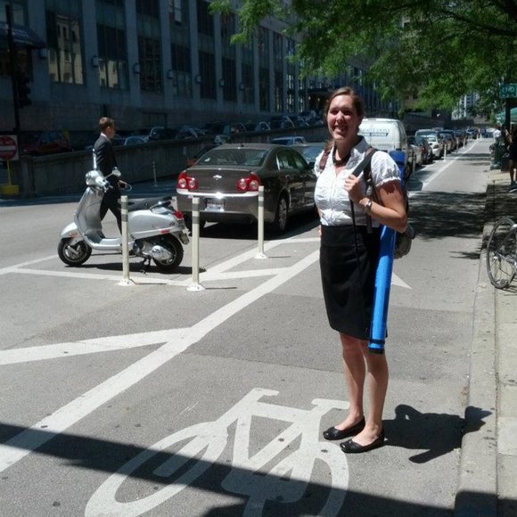 Meet your Posher, Aly - Picture 1 of 2